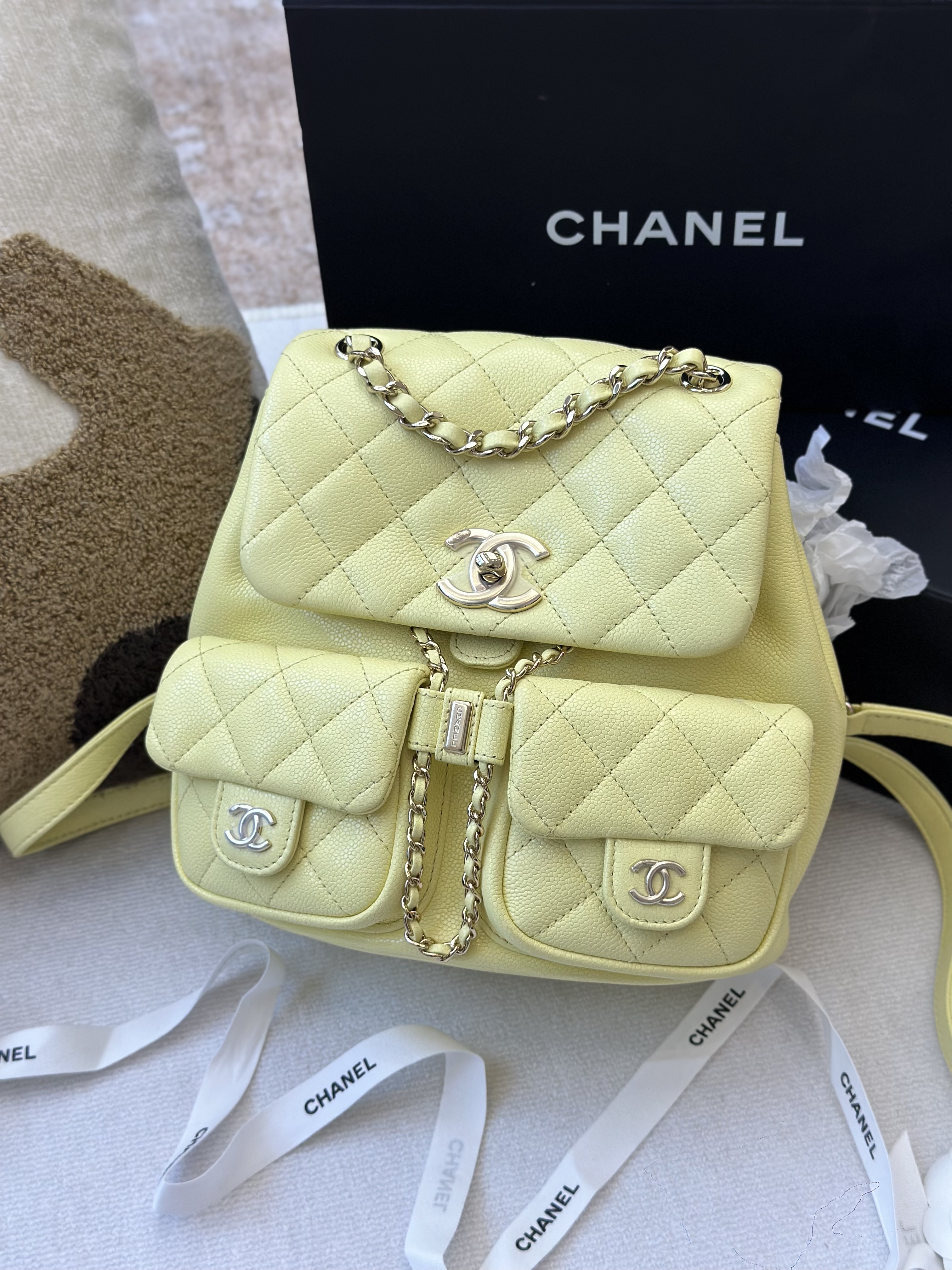 Chanel 香奈儿duma双肩包 小鸡黄 25年 附件：尘袋 小票