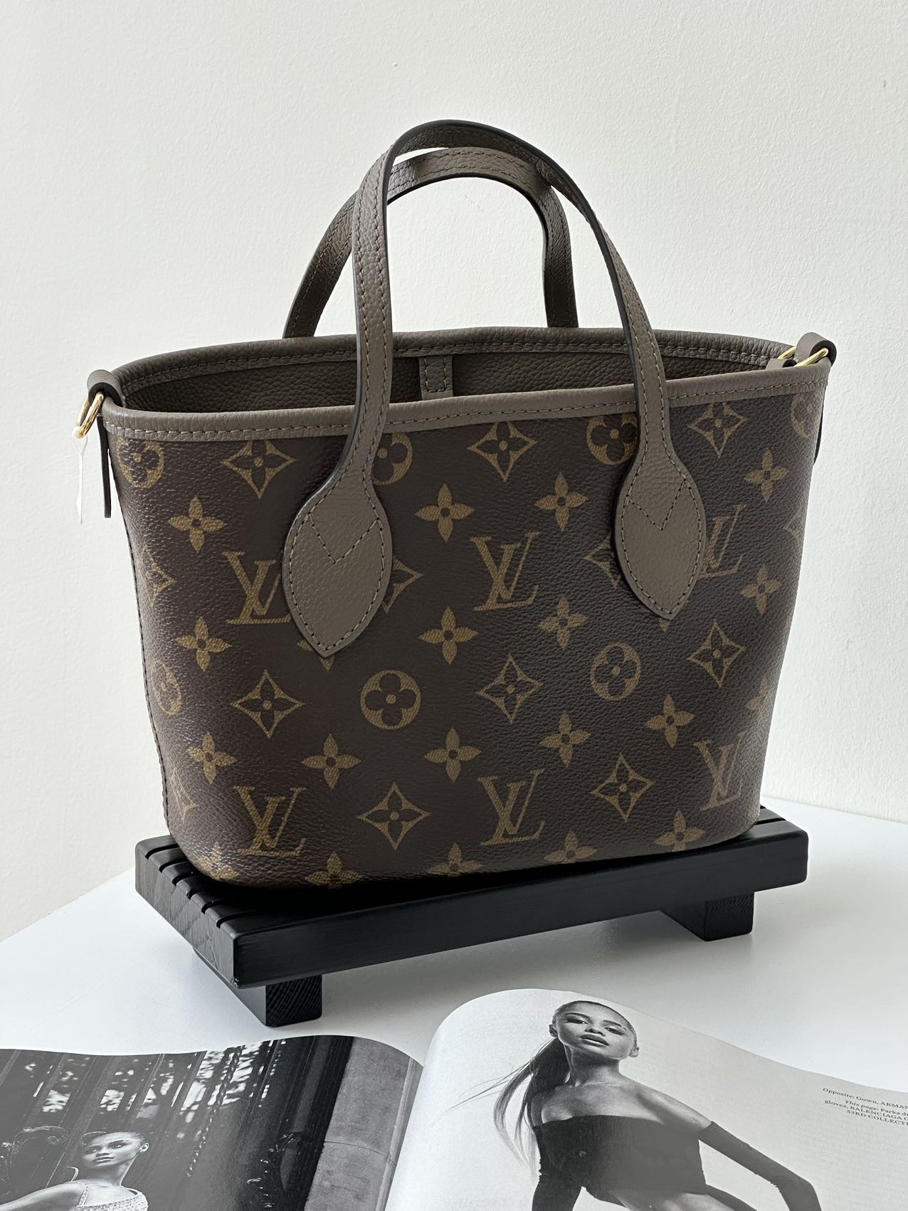 lv neverfull bb褐色 芯片款 附件：尘袋 子袋 肩带