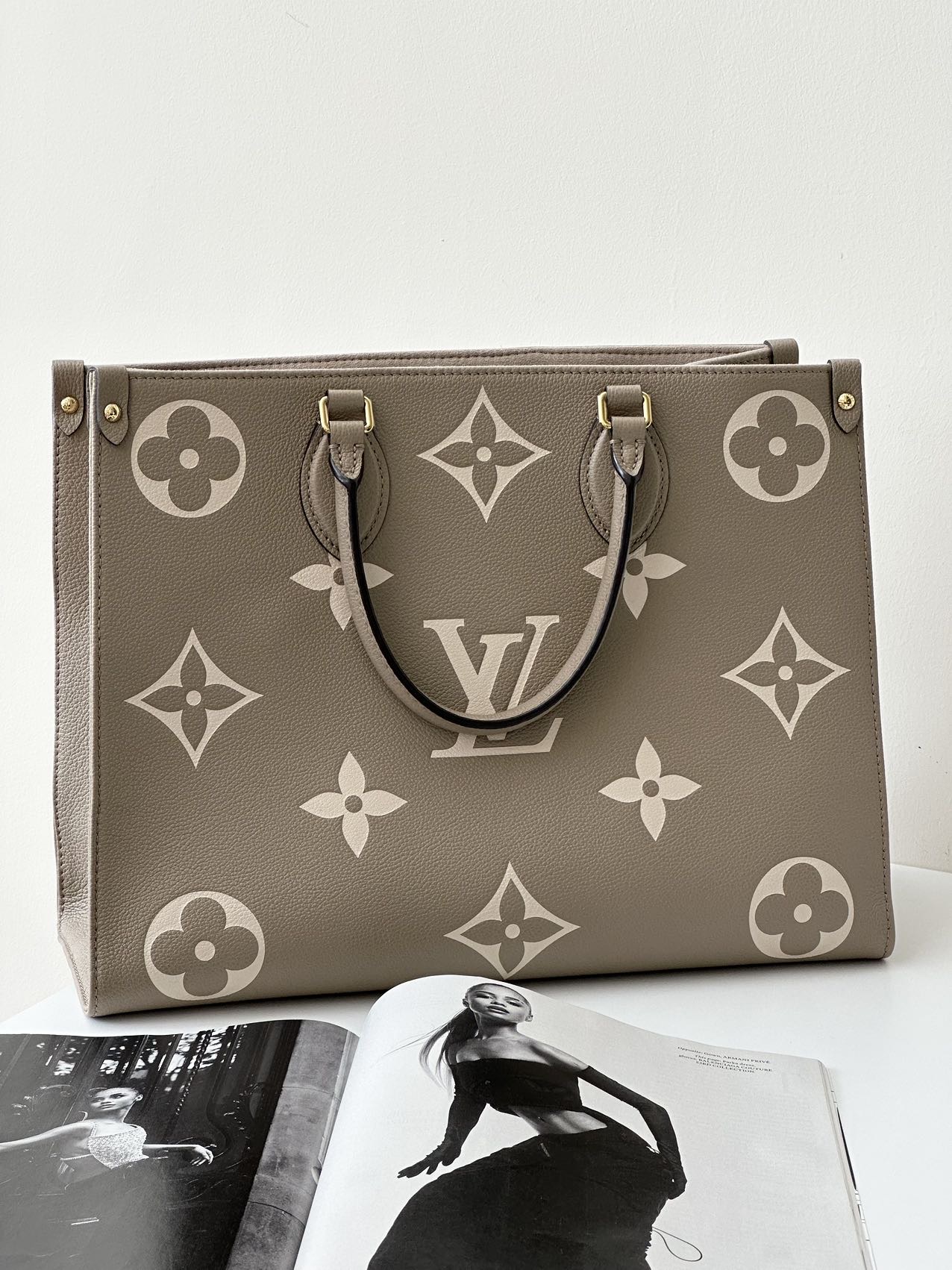 lv onthego 中号 大象灰 芯片款 附件：尘袋