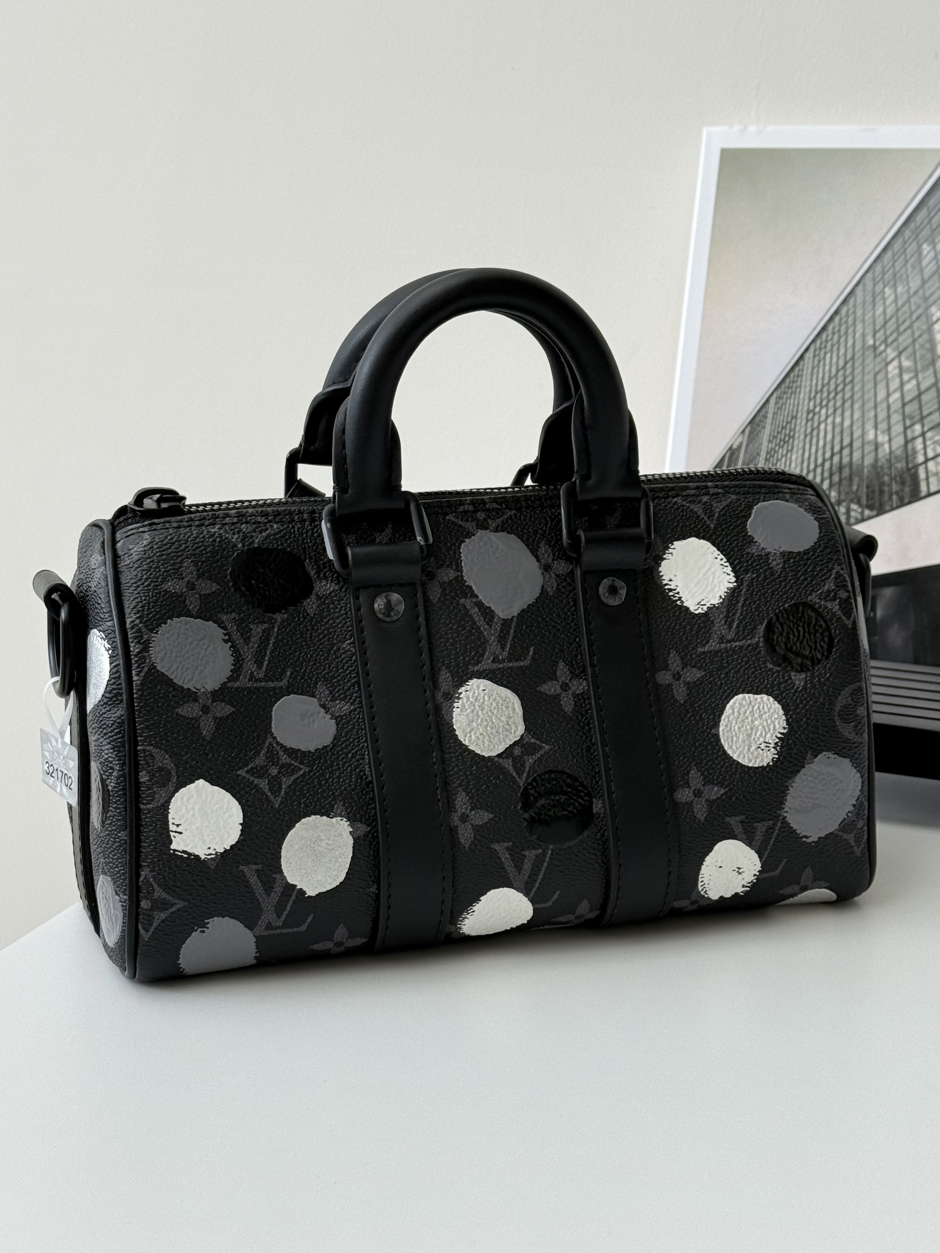LV 草间弥生keepall 25 黑花 芯片款 附件：尘袋 肩带