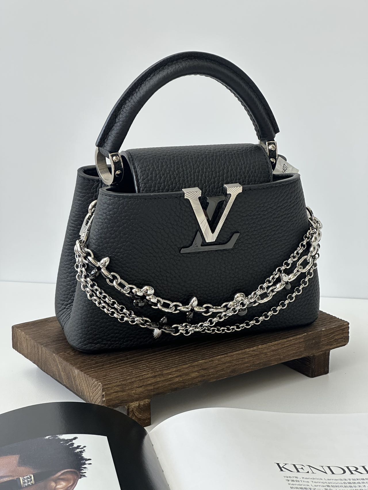 LV CAP黑色 芯片款 附件：尘袋 肩带*2