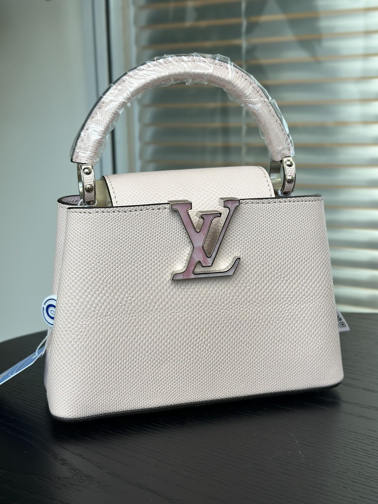 LV cap 粉色 芯片款 附件：尘袋 肩带